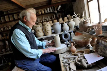 Maillots de football contrefaits saisis dans le Jura