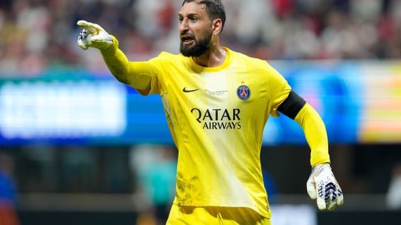 Gianluigi Donnarumma et Lucas Chevalier