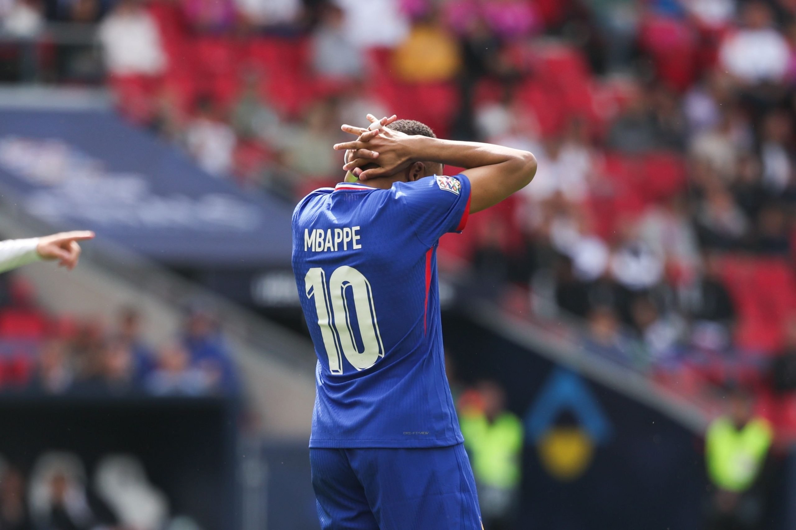 Kylian Mbappé en guerre contre le PSG : révélations et tensions