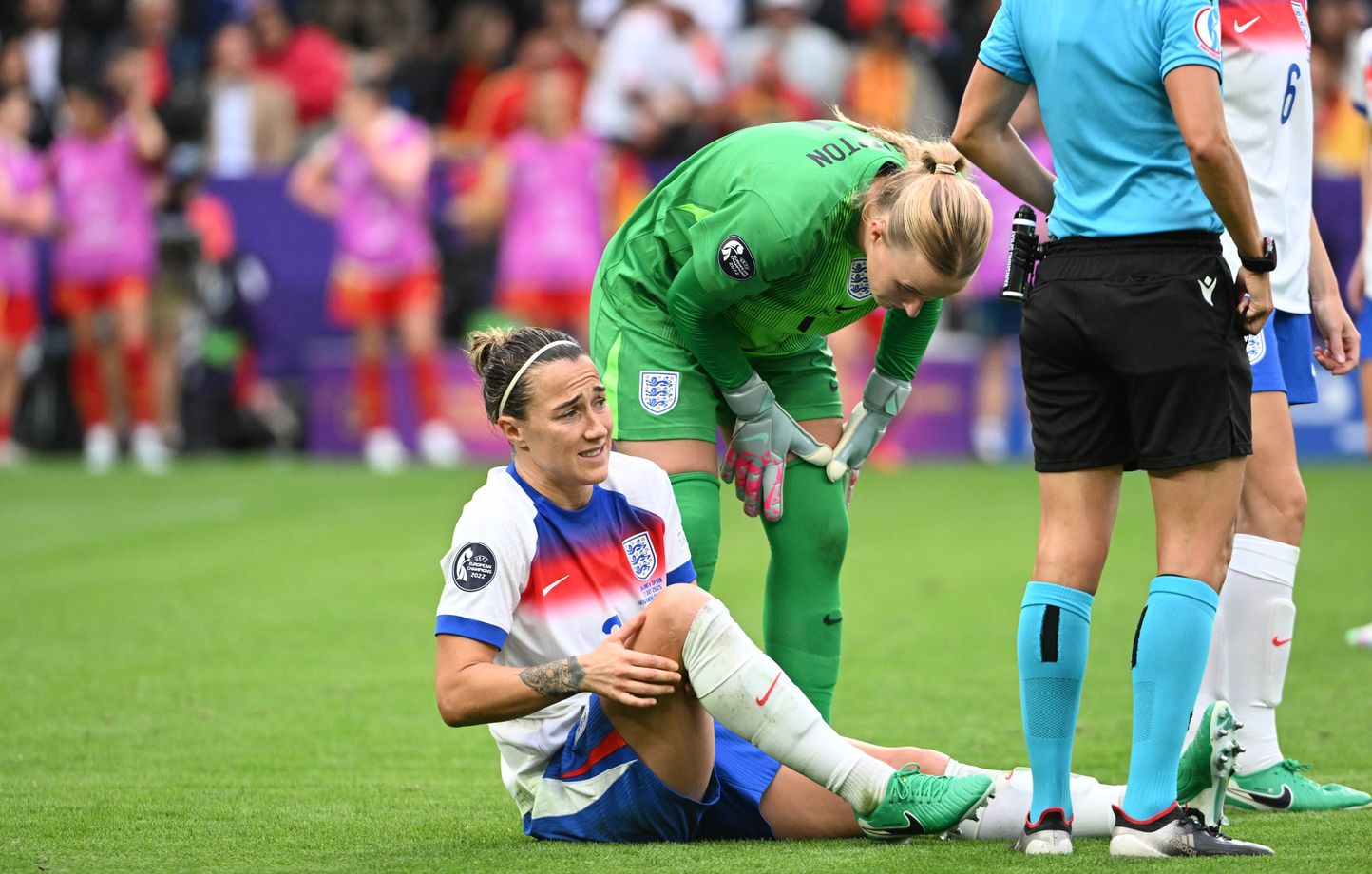 Lucy Bronze héroïque : victoire de l'Angleterre à l'Euro 2025 malgré une fracture du tibia