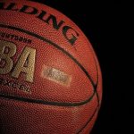 Magic Johnson en escale dans l'Hérault : une ancienne gloire du basketball en Occitanie