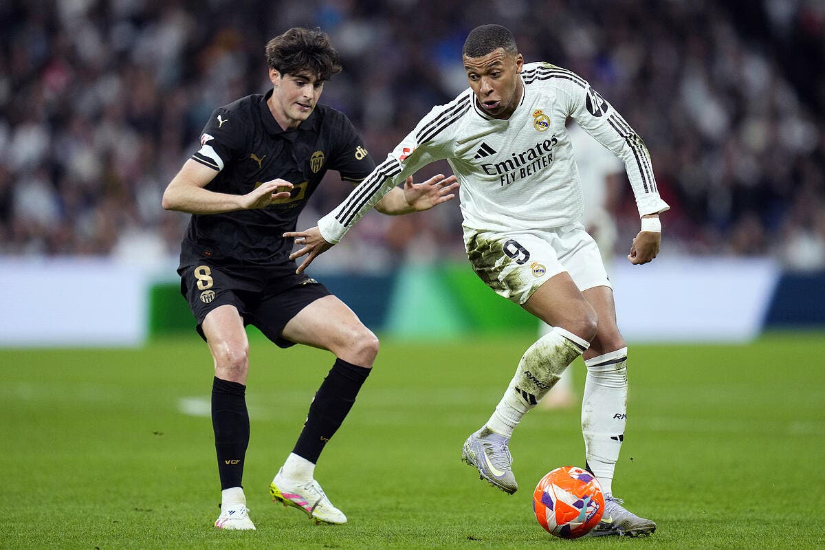 Manchester United cible Javi Guerra pour renforcer son milieu