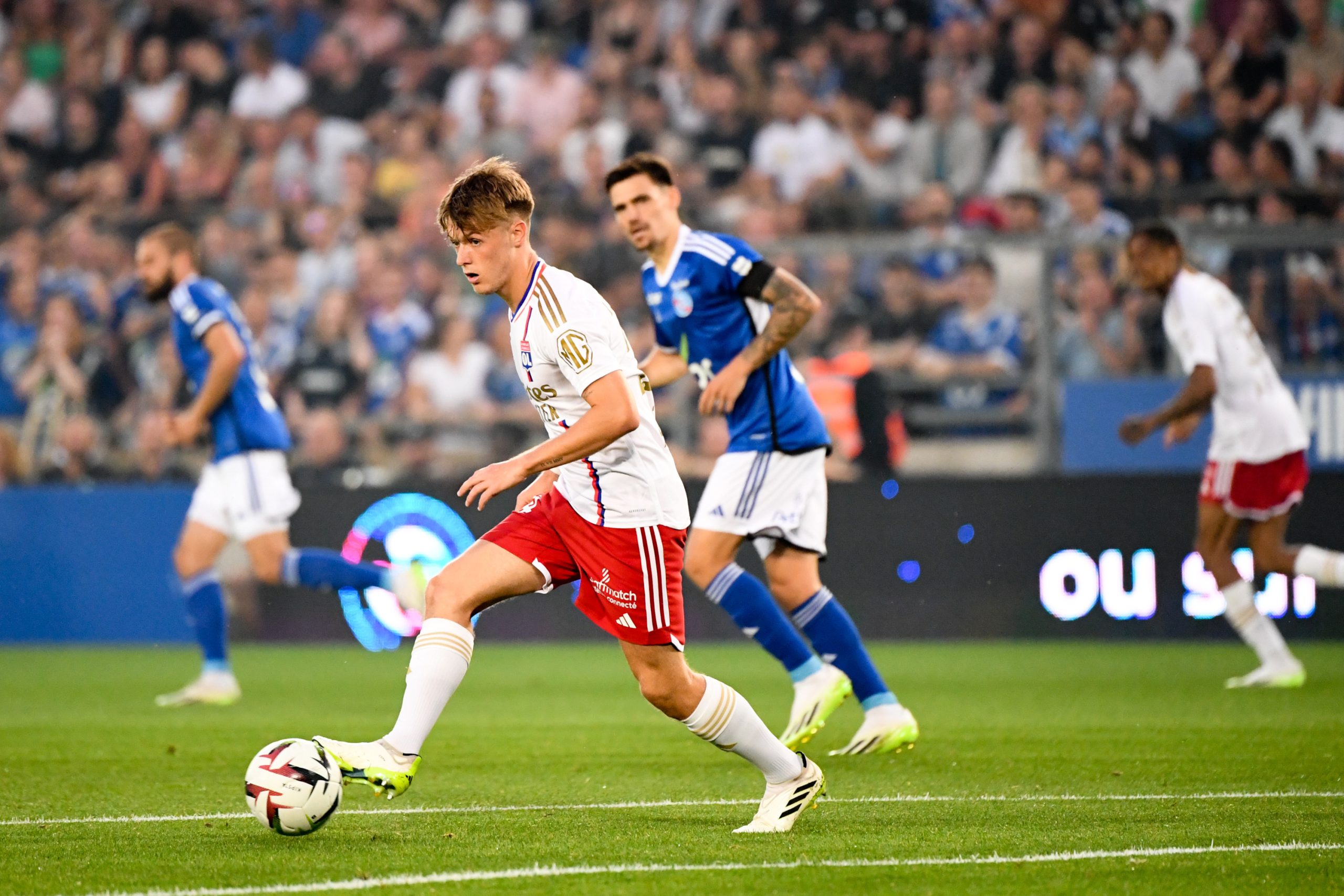 OL : départs officiels de Lepenant et Benrahma, transferts en Ligue 1 et en Arabie Saoudite