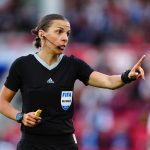 Stéphanie Frappart arbitre la finale de l'Euro féminin 2025