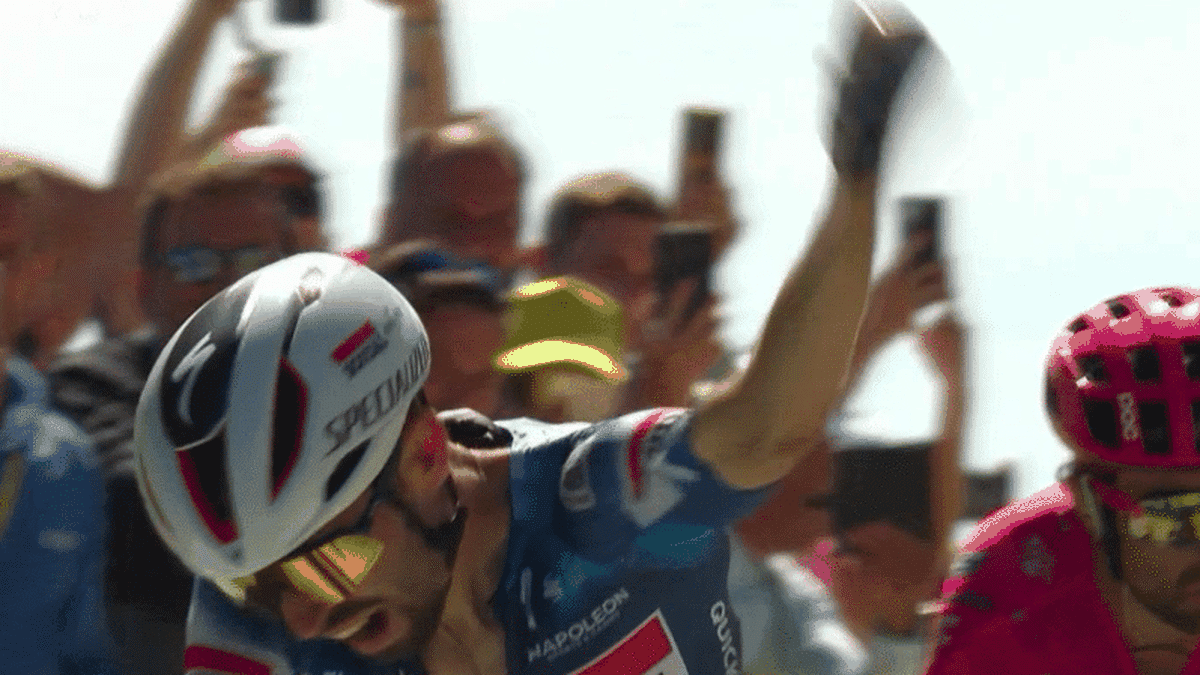 Tour de France 2025 : Valentin Paret-Peintre triomphe au Mont Ventoux