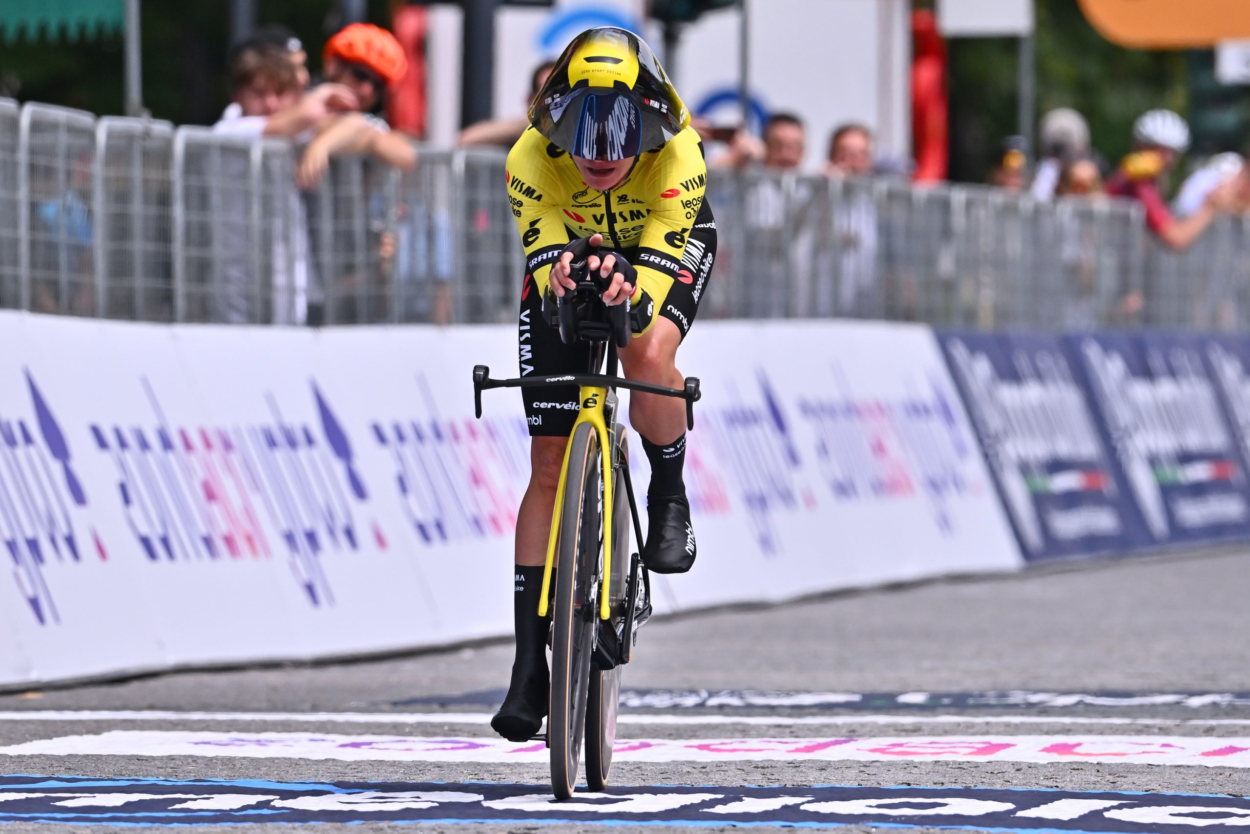 Tour de France Femmes : Marianne Vos remporte la première étape en Bretagne
