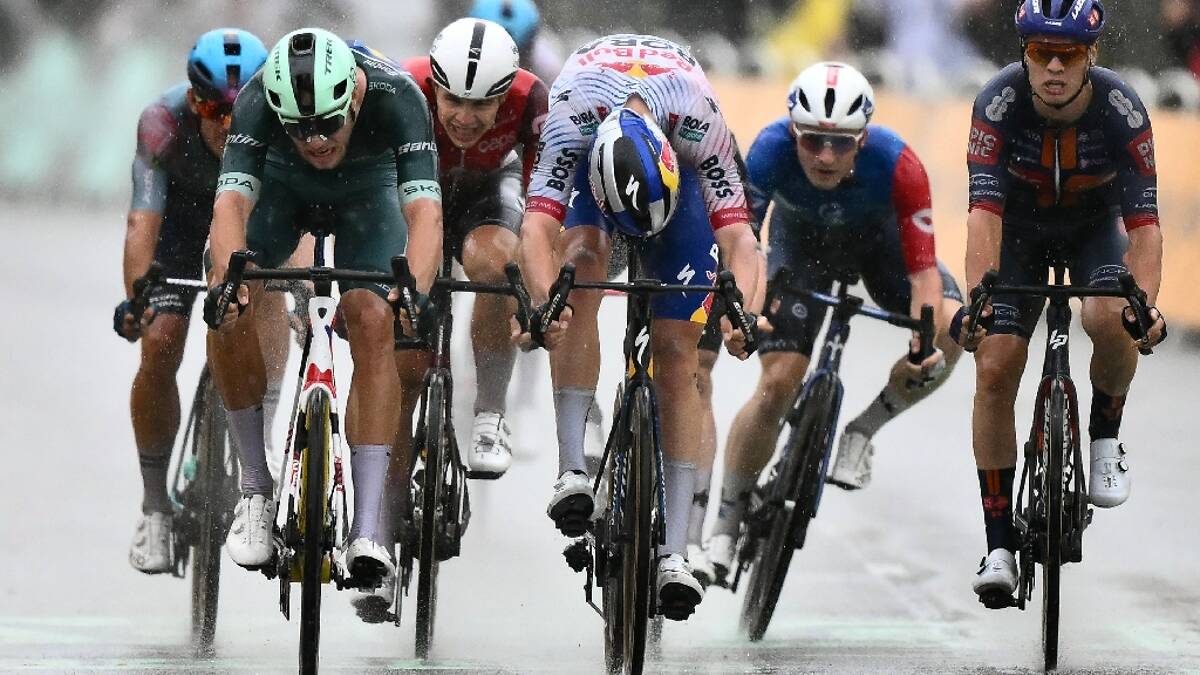 Tour de France : Jonathan Milan remporte la 17e étape à Valence