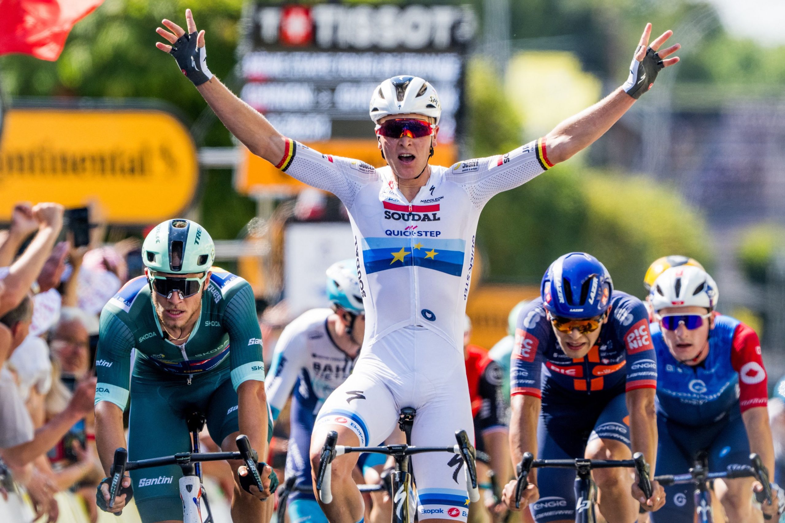 Tour de France : Merlier gagne la 9e étape, Van der Poel impressionne
