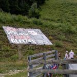 Tour de France : une banderole pour la libération du journaliste Christophe Gleizes