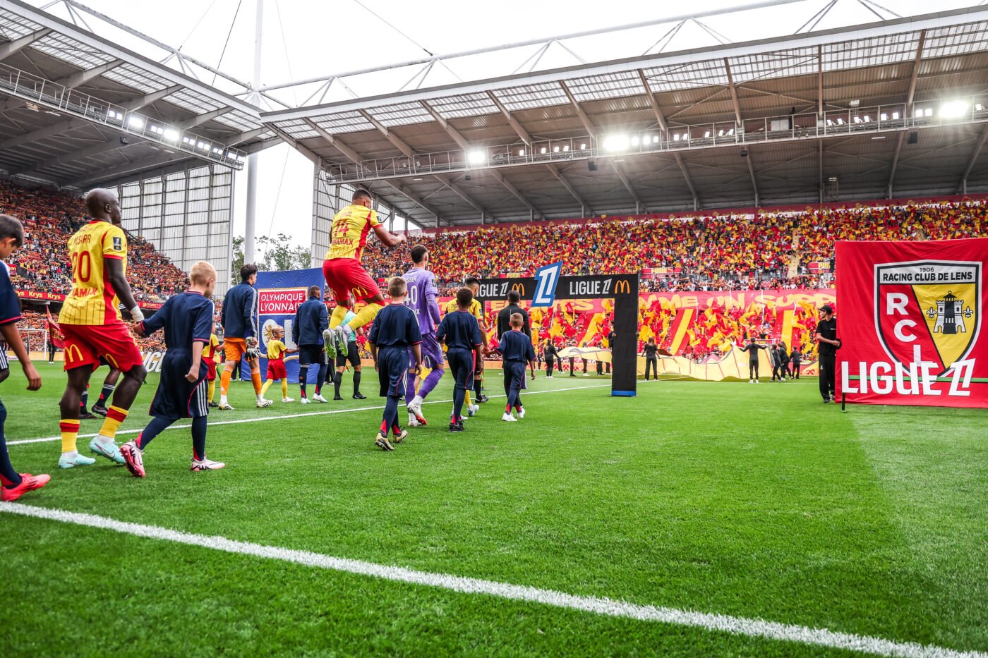 Droits TV en Ligue 1 : un avenir incertain pour le football français