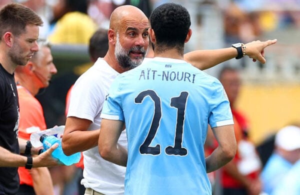 Guardiola impressionné par Aït-Nouri à Manchester City
