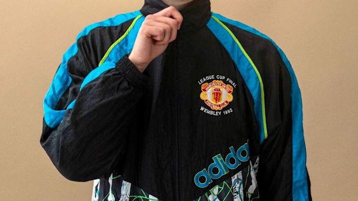 Manchester United réédite la veste iconique de la finale de la League Cup 1992