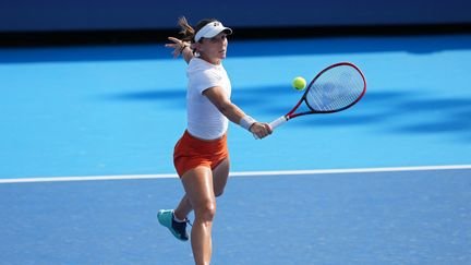 Varvara Gracheva effectue un revers lors du match contre Veronika Kudermetova en quarts du WTA 1000 de Cincinnati