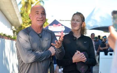 Deux monuments du tennis mariés depuis 24 ans : Andre Agassi et Steffi Graf, ici en février 2024