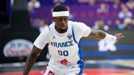 Le Français Sylvain Francisco lors de la rencontre de l'Eurobasket contre la Slovénie à Katowice (Pologne), le 30 août 2025.