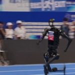 Les robots athlètes en compétition : chutes spectaculaires en Chine
