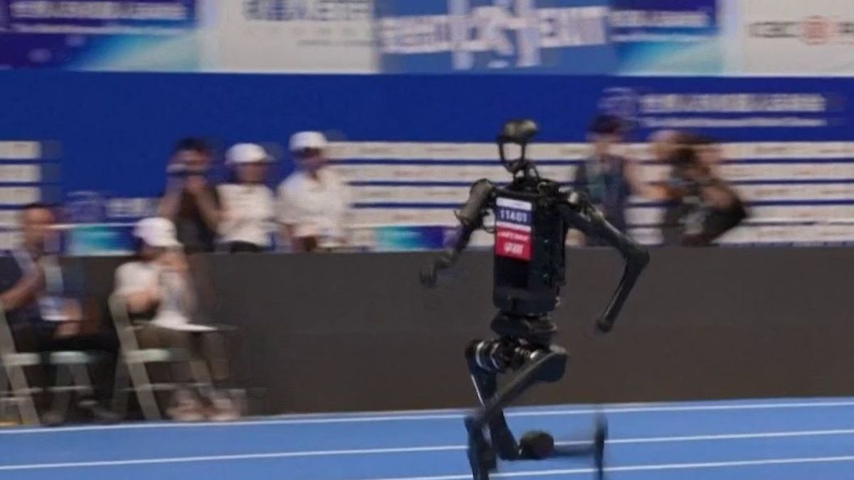 Les robots athlètes en compétition : chutes spectaculaires en Chine