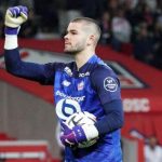 Lucas Chevalier, futur gardien du PSG, en test avec Lille contre Dortmund
