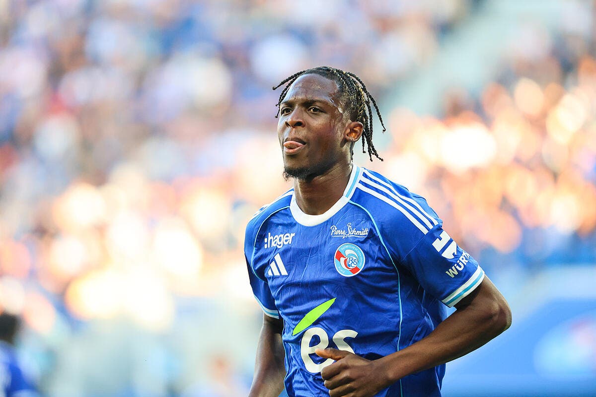 Strasbourg refuse 35 M€ pour Bakwa, Nottingham en attente