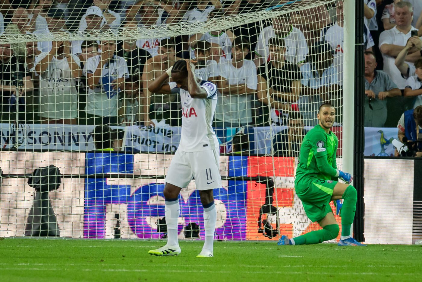 Thomas Frank et Richarlison dénoncent le racisme envers Mathys Tel