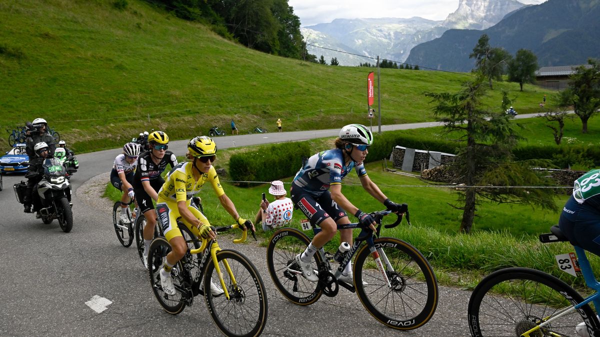 Tour de France 2025 : écarts de rémunération entre femmes et hommes