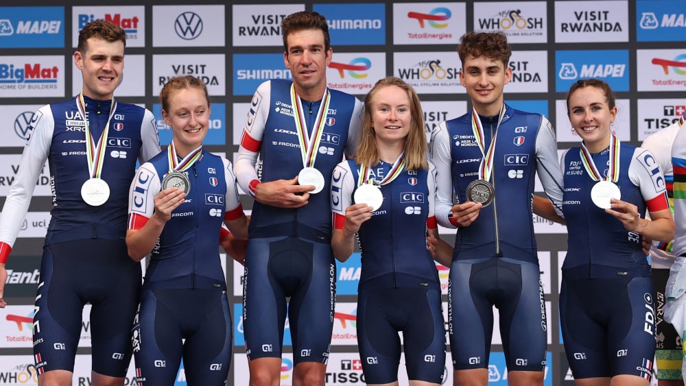 Cyclisme : la France à 5 secondes d’un premier titre mondial en relais mixte