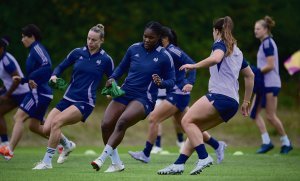 Les Bleues en action lors du match contre le Brésil