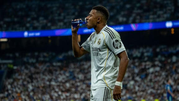 Gonçalo Ramos sur le banc du PSG lors d'un match de Ligue des champions