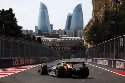 Lando Norris dans sa McLaren lors des EL2