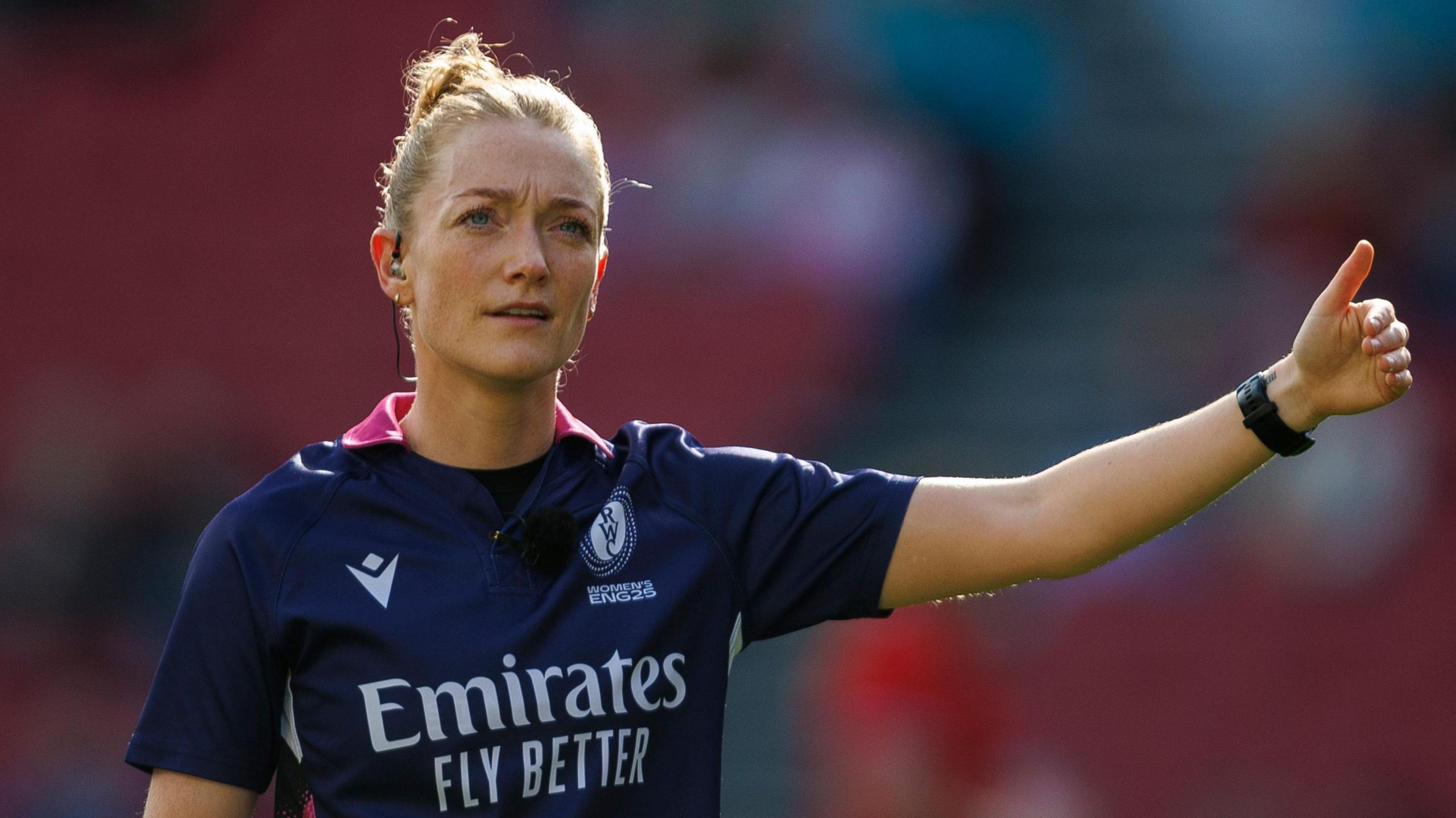 Hollie Davidson, arbitre écossaise