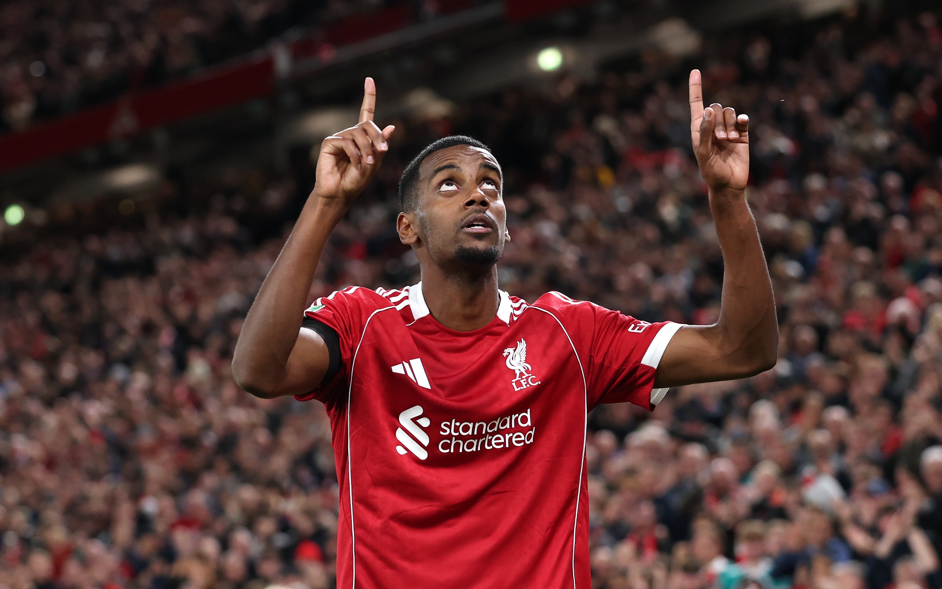 Isak fête son premier but pour Liverpool contre Southampton