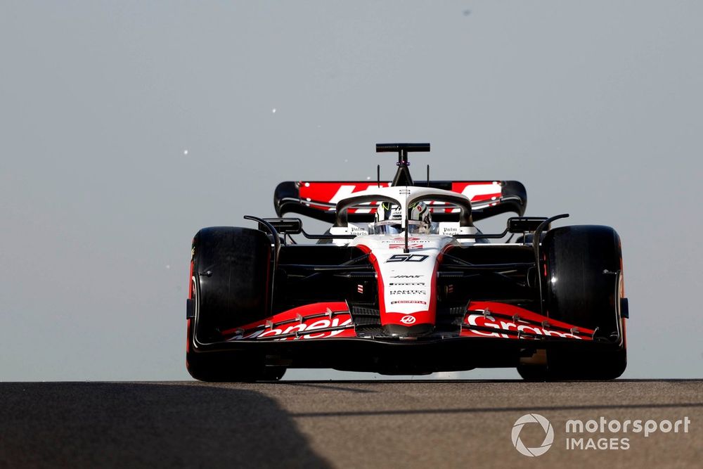 Romain Grosjean prend le volant de la Haas VF-23