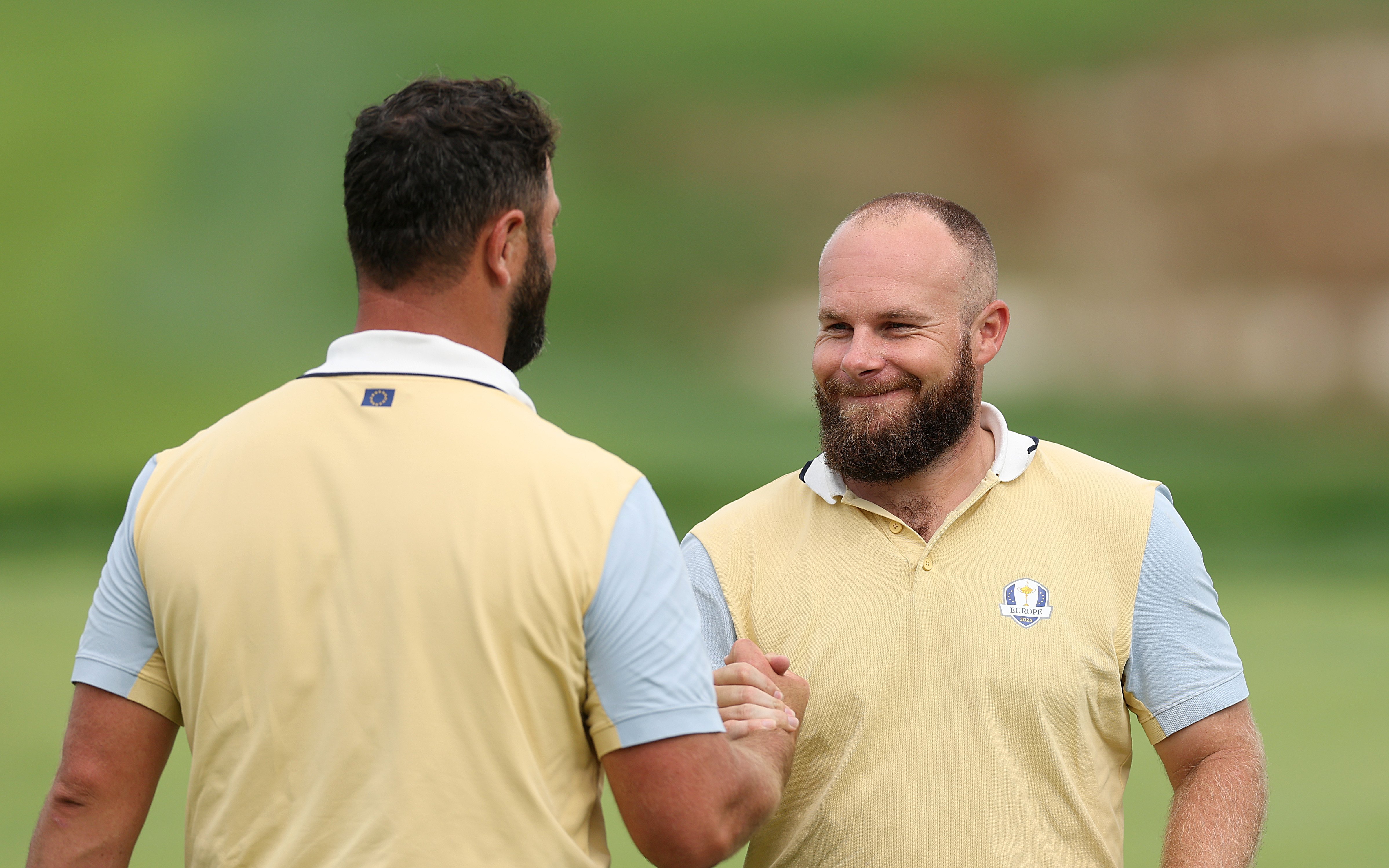 Jon Rahm et Tyrrell Hatton lors de la Ryder Cup 2025