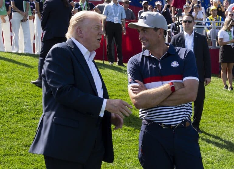 Donald Trump sur le premier trou lors de la Ryder Cup 2025 à Bethpage