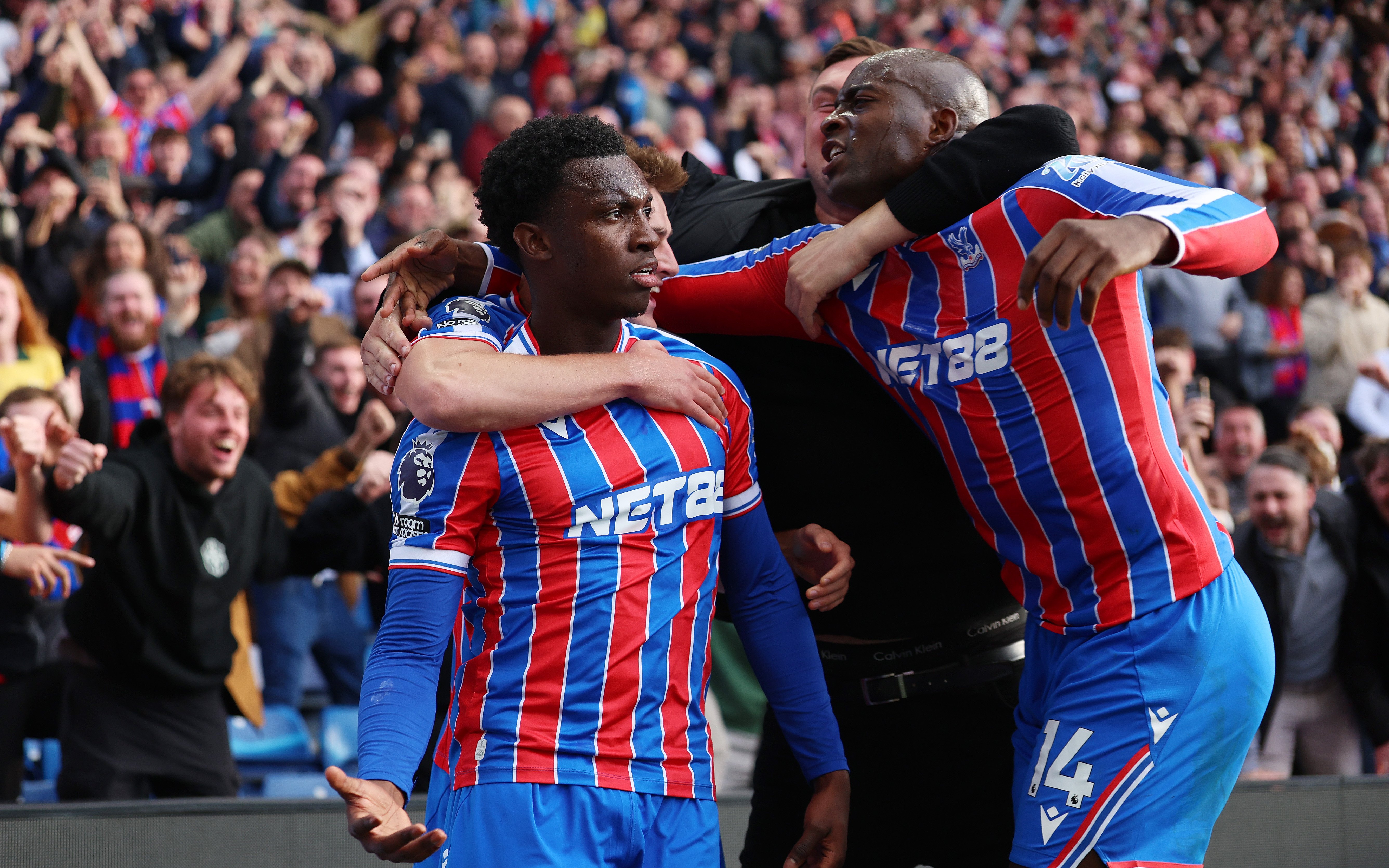 Célébration après le but tardif de Crystal Palace