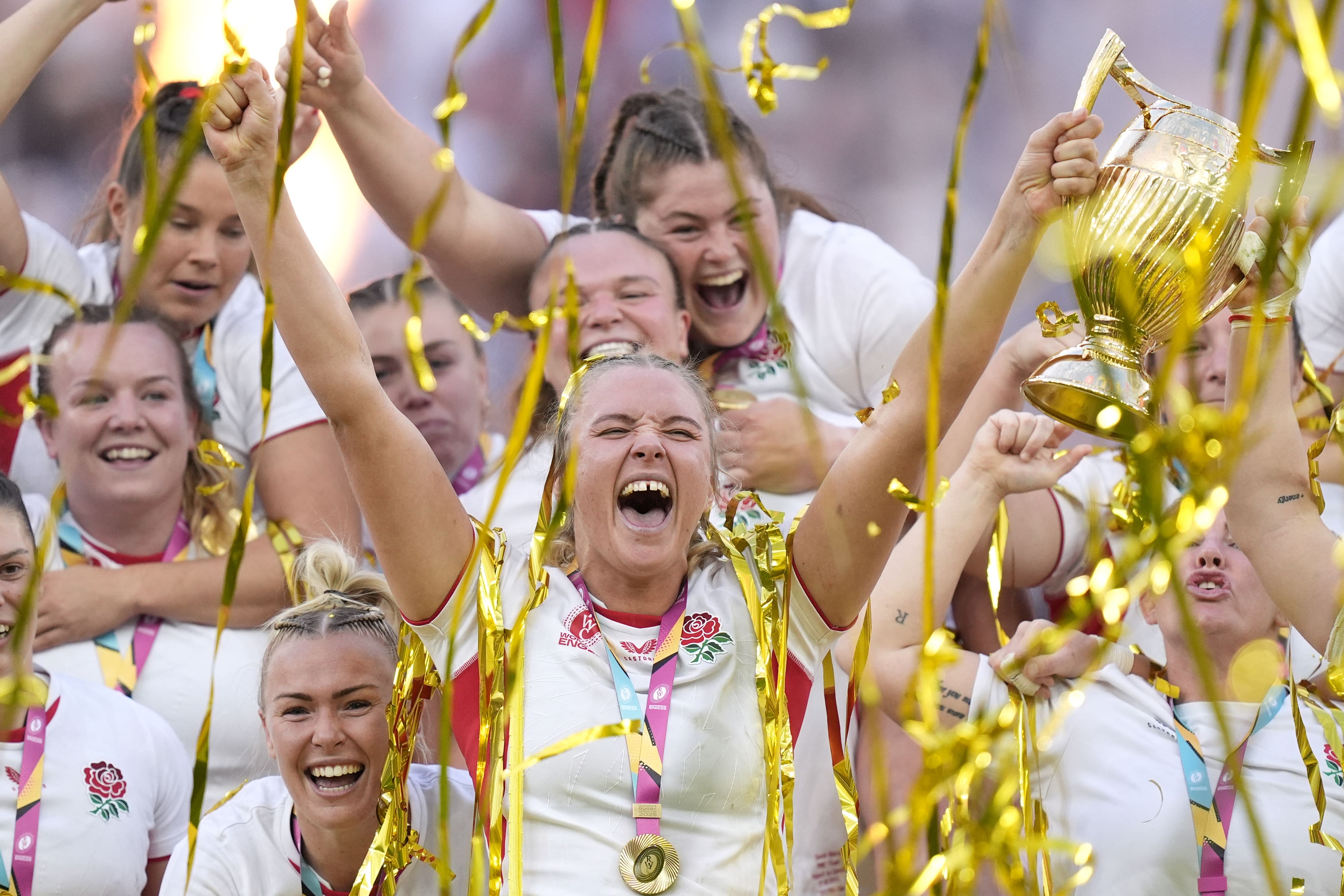 Joueuses anglaises célébrant la victoire de la Coupe du Monde féminine