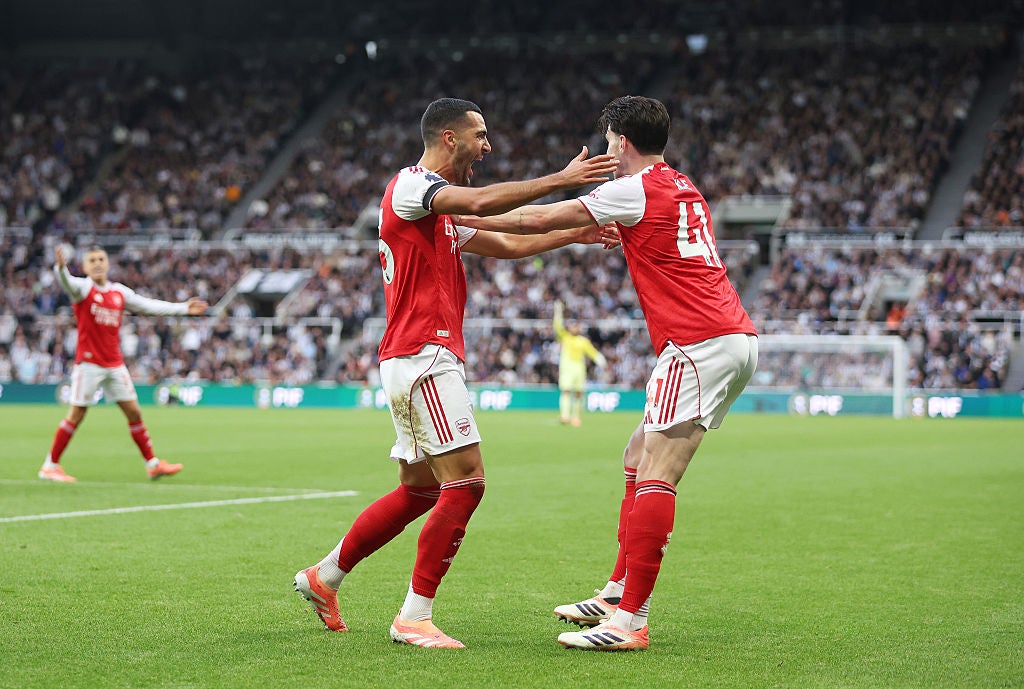 Arsenal en train de célébrer la remontée