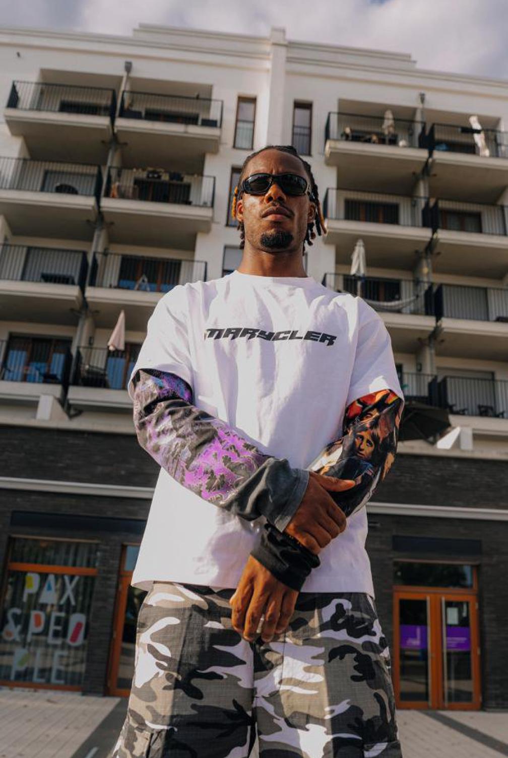 Elye Wahi dans le quartier résidentiel de Francfort