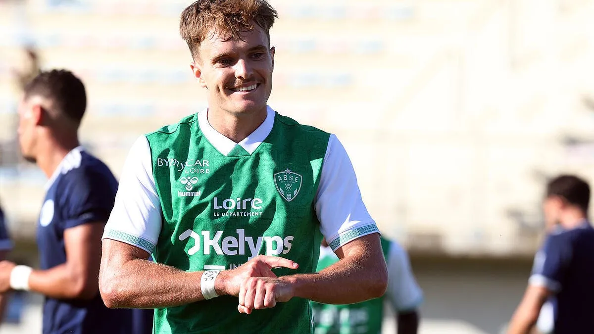 L'ASSE envisage deux offres pour son attaquant international