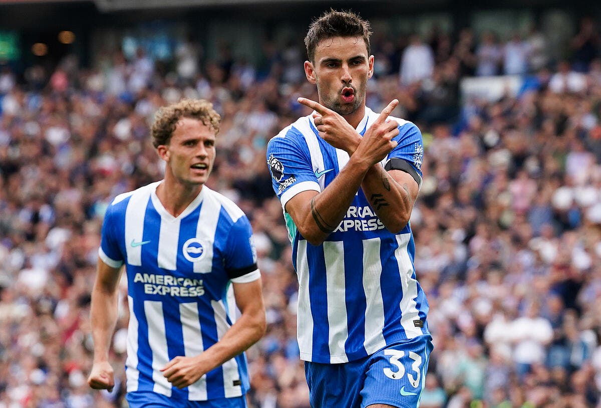 L'OM renforce son milieu avec Matt O’Riley en transfert