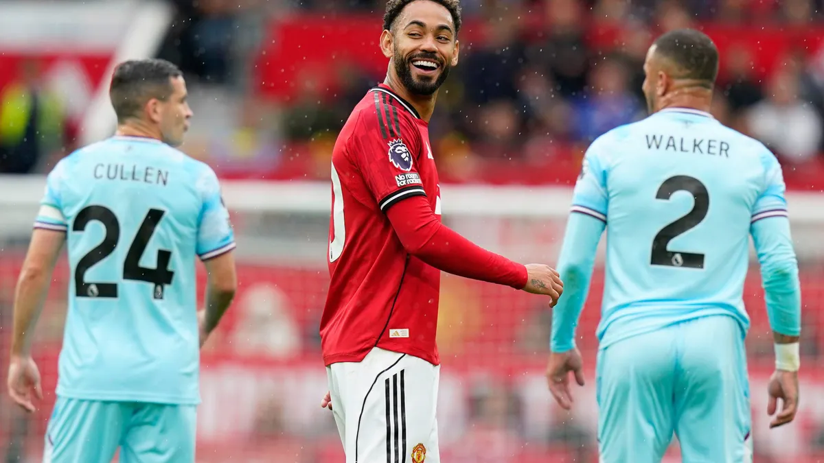 Manchester United prêt à relancer Fofana à l'hiver, selon l'OL