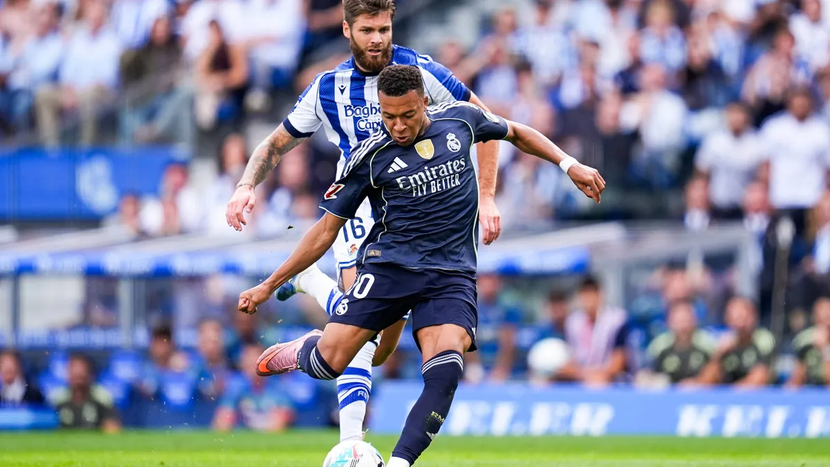 Mbappé loué par Carlo Ancelotti : un joueur humble et efficace