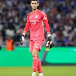 OL : Greif héroïque en fin de match, Lyon bat Angers