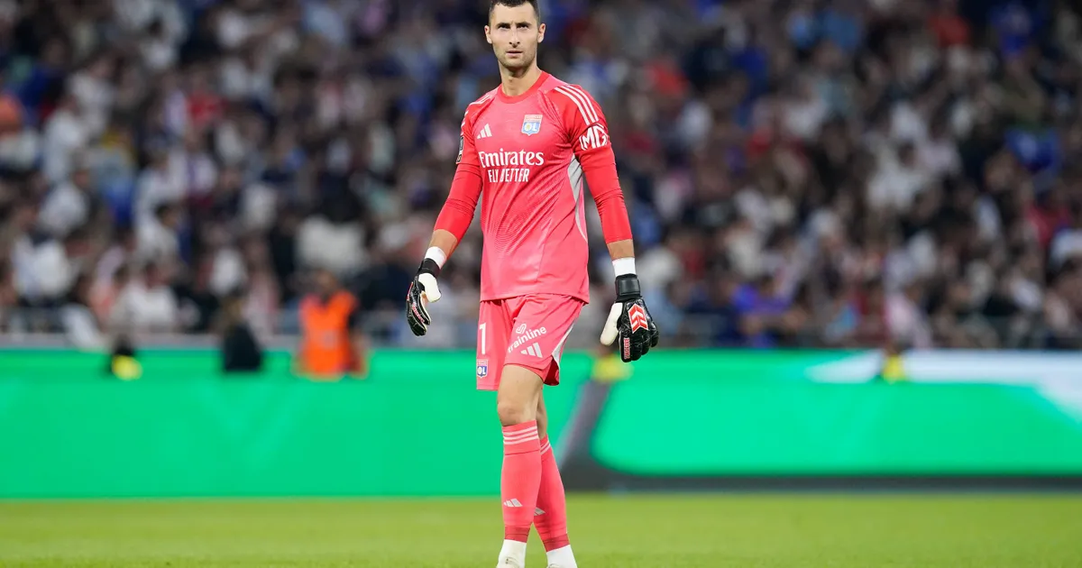 OL : Greif héroïque en fin de match, Lyon bat Angers