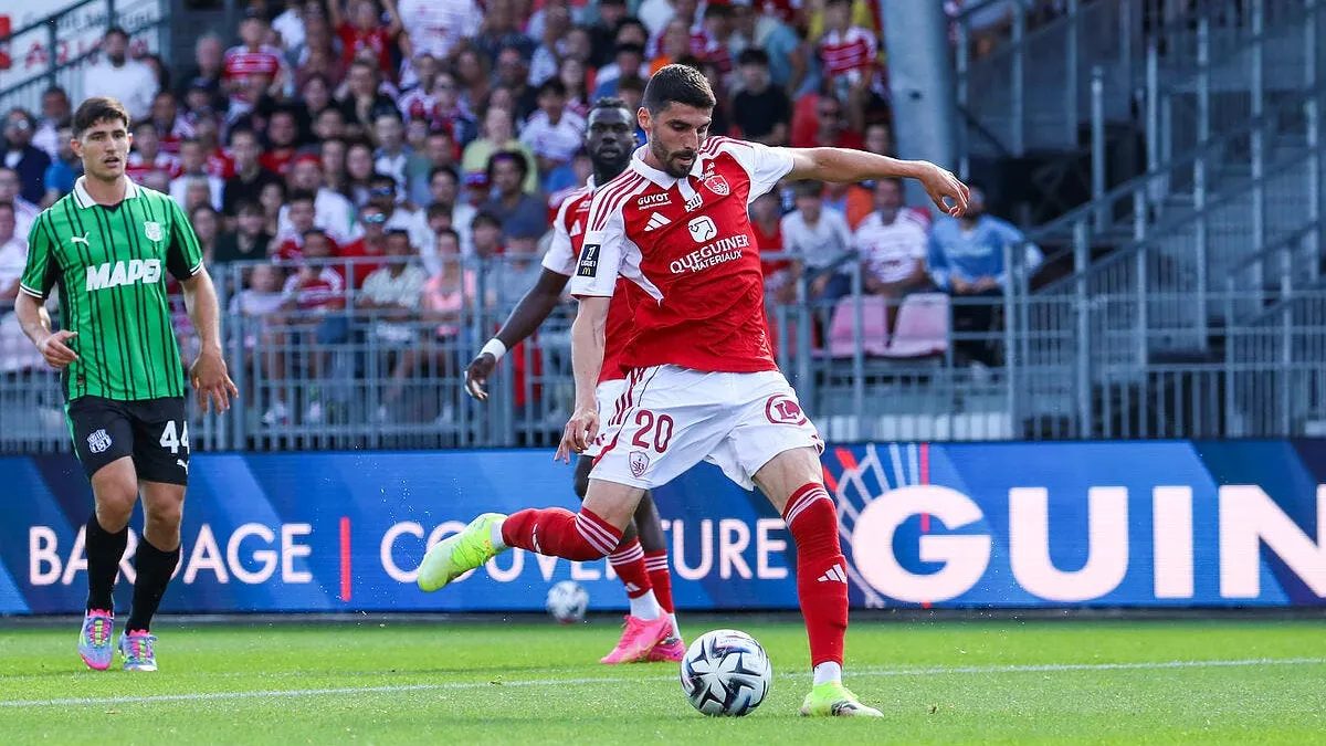 OL : Échec de la signature de Lees-Melou, déception à Lyon