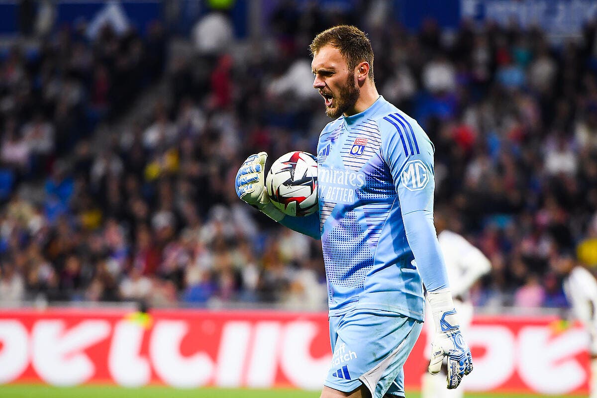 OL : Lucas Perri poursuit John Textor en justice pour arriérés