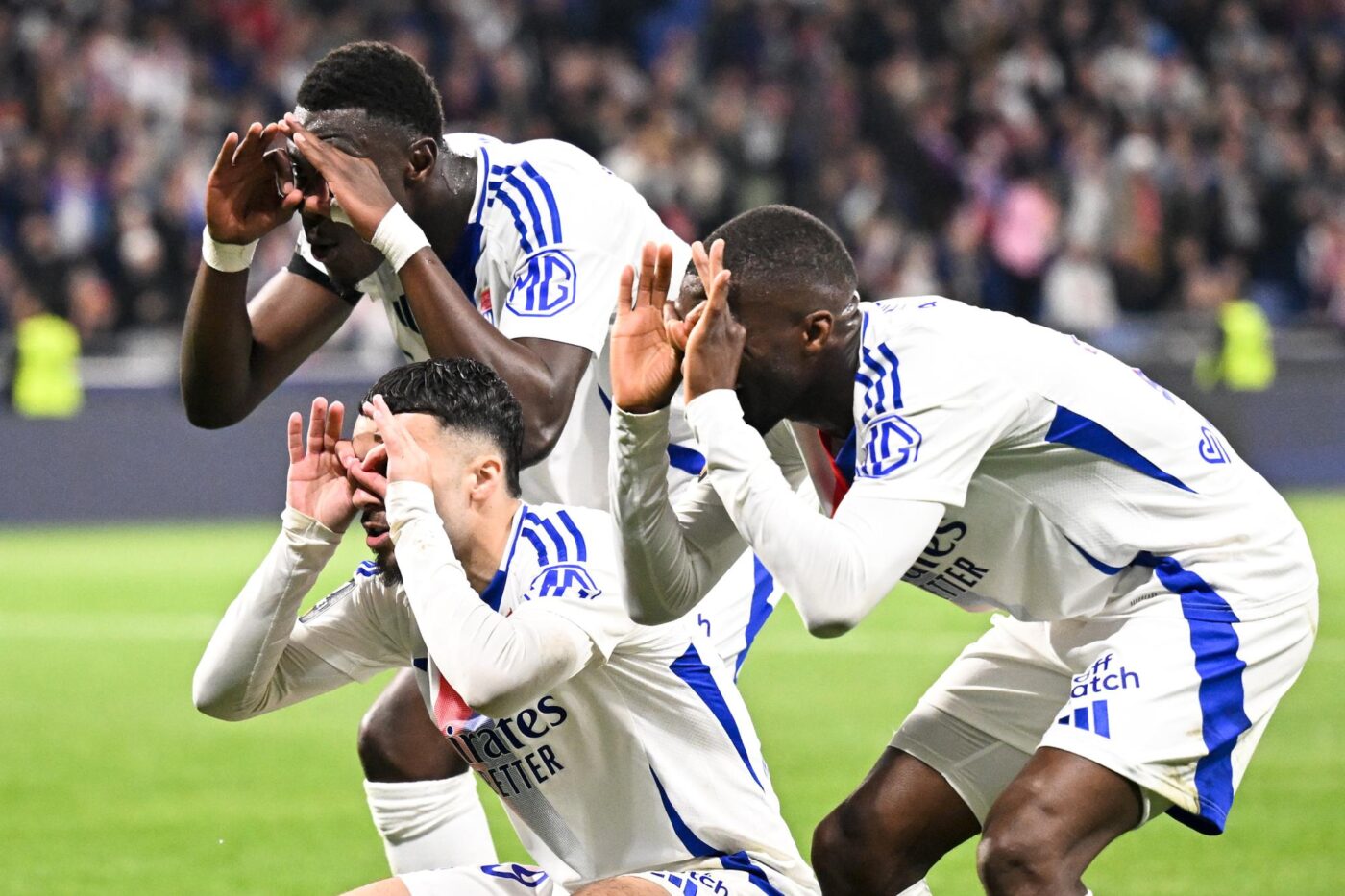 OL : Quelles options pour remplacer Mikautadze ?