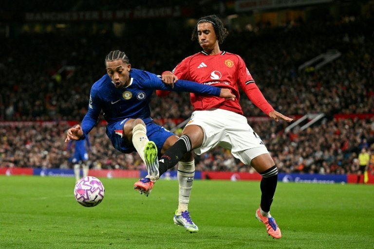 Manchester United s'impose face à Chelsea dans un match captivant