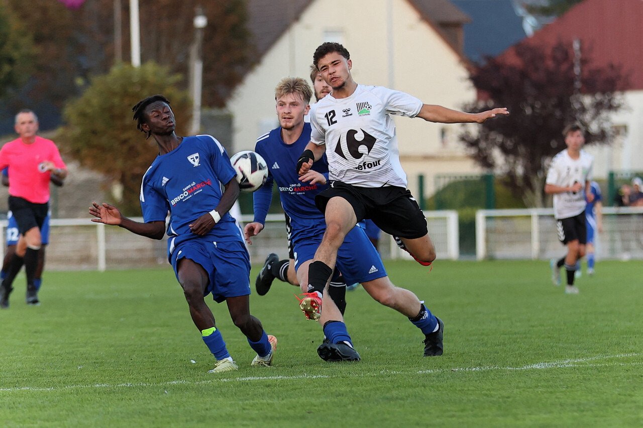 Résultats du samedi pour les clubs manchois : football en Normandie
