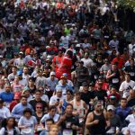 Une débutante remporte un ultra-marathon en sandales après 14h de marche